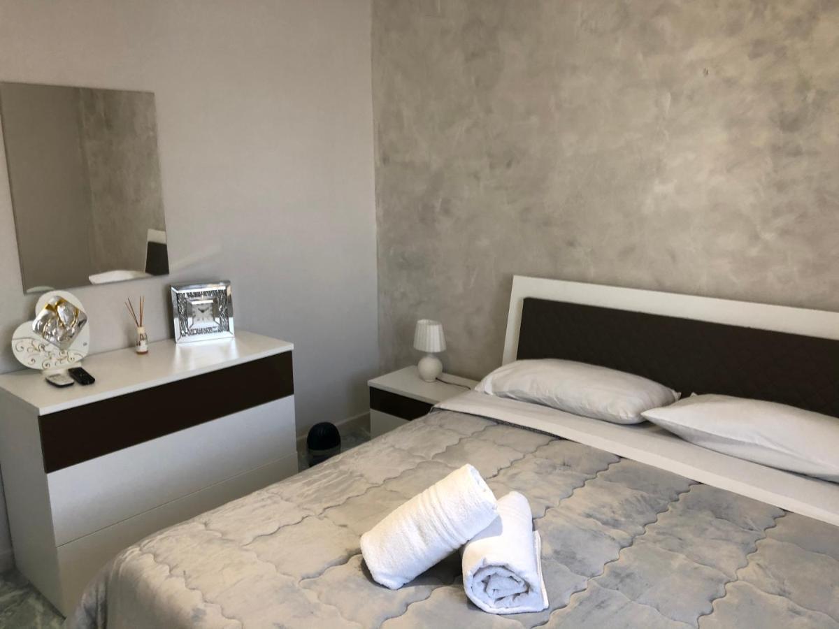 Appartamento Zona Aeroporto Lamezia Terme Bagian luar foto