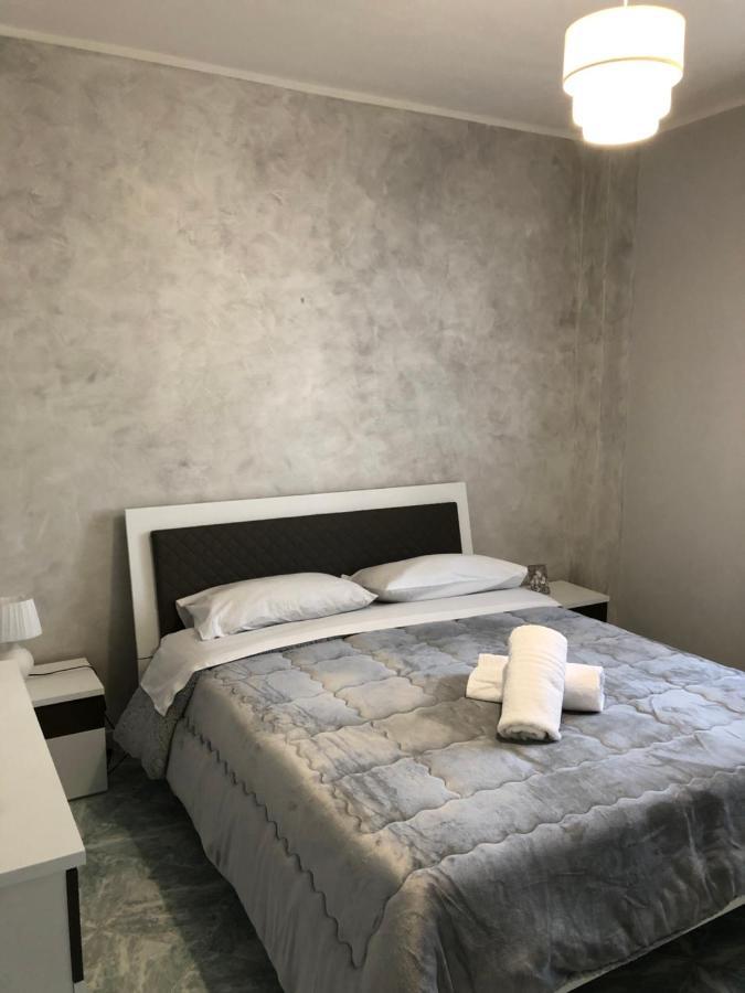 Appartamento Zona Aeroporto Lamezia Terme Bagian luar foto